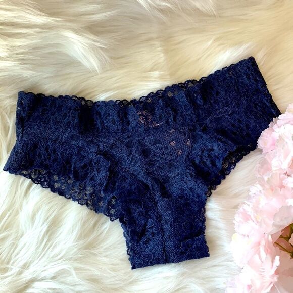 Victoria’s Secret Panty Bundle - Picture 4 of 4